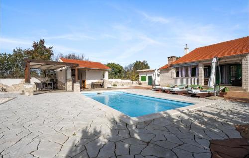Bristane Casa | Stunning Home In Drinovci With Sauna