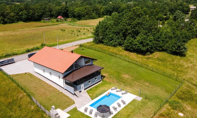 Gospic Casa | Hermosa casa de 5 dormitorios en Klanac