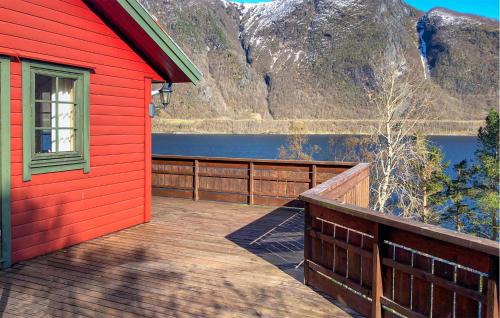 Volda Casa | Stunning Home In Lauvstad With House Sea View