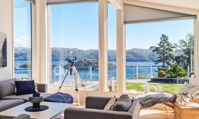 Lyngdal Casa | Hermosa casa en Lyngdal con cocina.