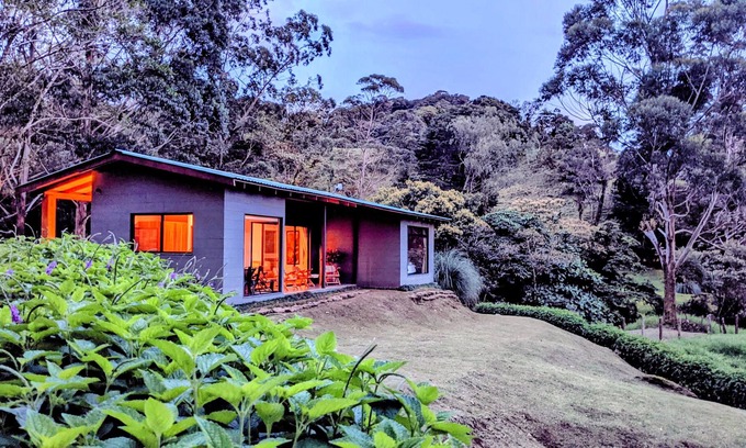 Quebrada Grande Casa | Stunning Home in Monteverde near Adventure Parks