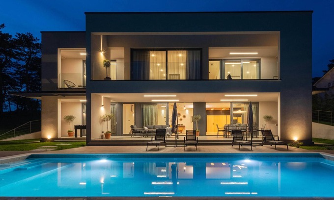 Martinski Casa | Impresionante casa en Nedescina con.