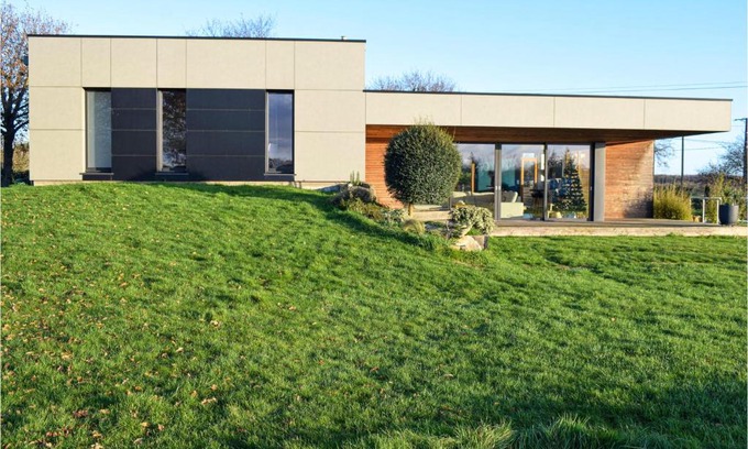 Plelan-le-Petit Casa | Stunning Home In Plélan-Le-Petit