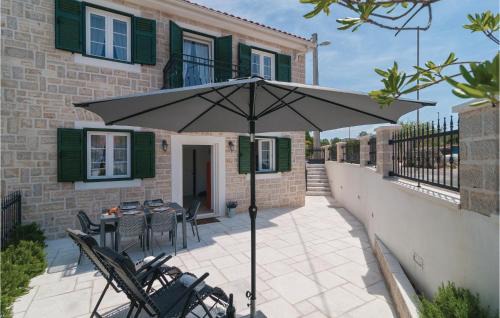 Primosten Casa | Stunning Home In Primosten With Kitchen