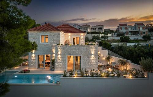 Splitska Casa | Stunning Home In Splitska