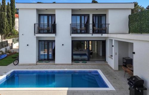 Splitska Casa | Stunning Home In Supetar