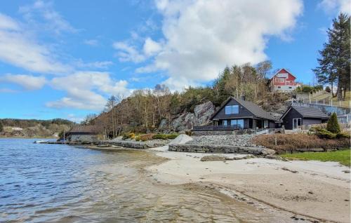 Sveio Casa | Stunning Home In Sveio With Kitchen
