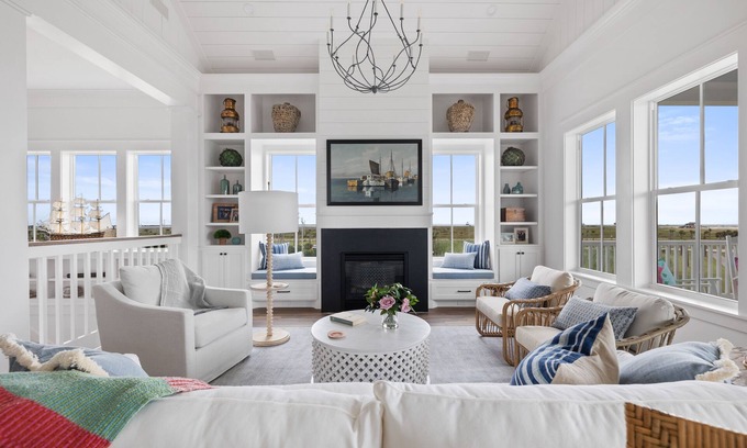 Galveston Casa | Stunning Home Steps from Beach! 5 Bd + 4.5 Baths w/Elevator Beachtown Galveston