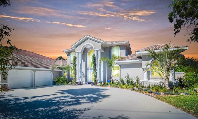 Ormond Beach Casa | Stunning Home w/ Heated Pool & River Access!