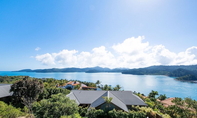 Hamilton Island Casa | Stunning home with breathtaking water views.