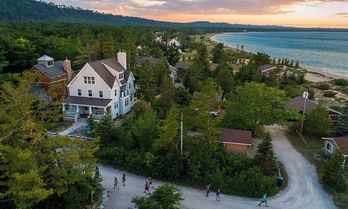 Glen Arbor Casa | Stunning home with views of Lake Michigan, steps from the beach and downtown