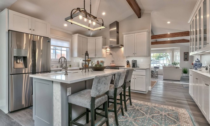 Santa Barbara Casa | STUNNING in Santa Barbara 3 Bed/ 2 Bath 7 DAYS MIN SHORT TERM WELCOMED