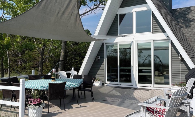 Shelby Chalet De Esquí | STUNNING LAKE MICHIGAN FRONTAGE- 5-bedroom A-FRAME, close to Silver Lake Dunes!