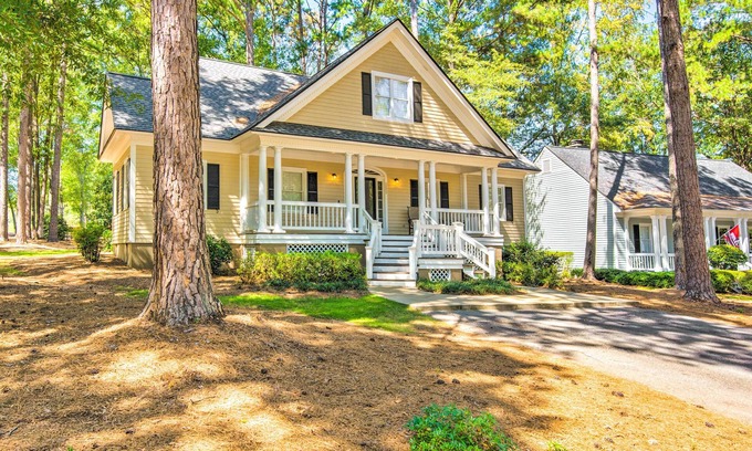 Lake Oconee Cabaña | Stunning Lake Oconee Retreat w/ Pool Access!