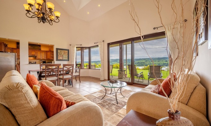 Tronadora Casa | Stunning Lake View Home with a Hot tub, WIFI, & Dog Friendly
