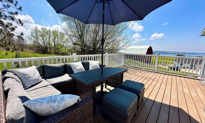 Skaneateles Casa | Stunning Lake Views! Country Side Retreat