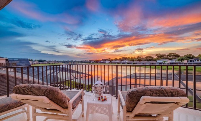 Sunset Lakes Villa | Lakeside, 2 master suites king, sala de juegos, jacuzzi 4 millas a Disney