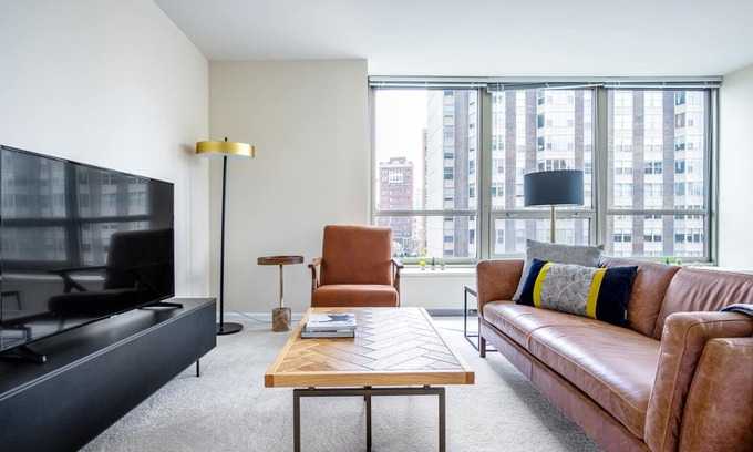 Lake View East Apartamento | Stunning Lakeview 1BR w/ Rooftop Pool, near Wrigley Field, by Blueground