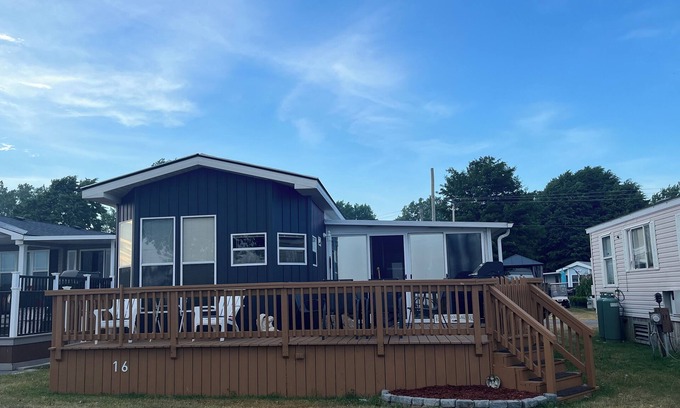 Sherkston Cabaña | Stunning Lakeview Cottage @Sherkston Shores Resort and Camp ground.