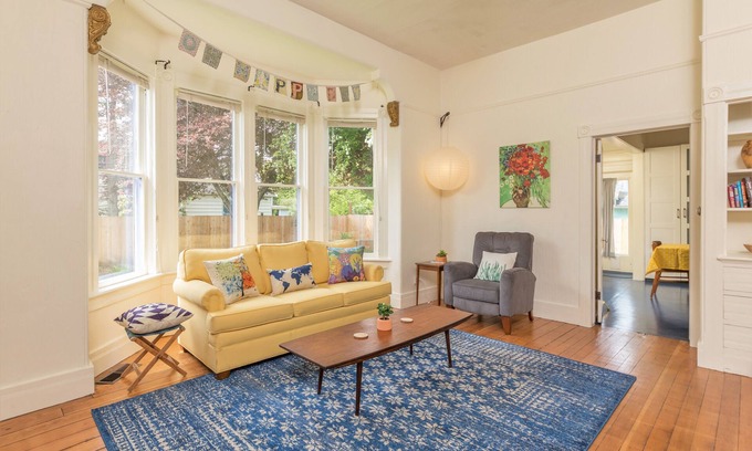 Port Townsend Apartamento | ¡Nuevo listado en el corazón de Port Townsend! 3bed / 2bath