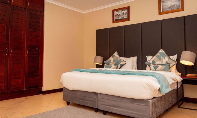 Dar es Salaam Apartamento | Stunning Large Grand Suite!