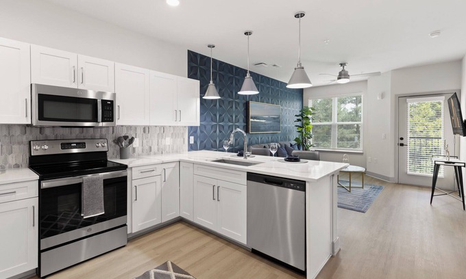 East Raleigh Apartamento | Stunning Living 5 Min From Downtown