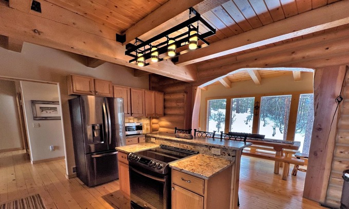 Purgatory Casa | Stunning Lodge with Mountain Views, Hot Tub, Pool Table, Ping Pong, Pet Friendly