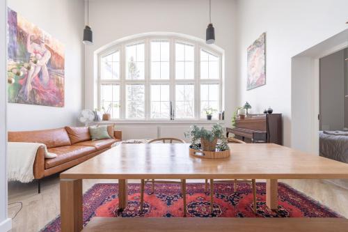 Kuopio Apartamento | Stunning Loft with Water View & Free Garage Parking