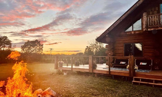 Ironwood Chalet De Esquí | Stunning Log Cabin Getaway at The Hannu Haus