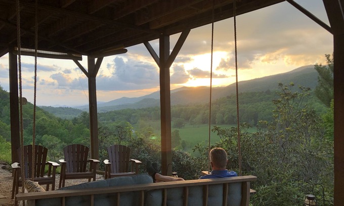 Hayesville Casa | Impresionantes Vistas de largo alcance w / Corriente de la trucha, en 4 acres privada
