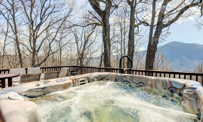 Maggie Valley Casa | Stunning Maggie Valley Getaway with Decks, Fire Pit!