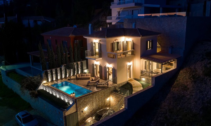 Agios Emilianos Villa | Impresionante duplex cerca del mar con impresionantes vistas y piscina