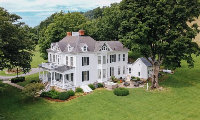Hot Springs Casa | Summer Availability! Stunning Manor home with spectacular mountain views, hot tub, and firepit