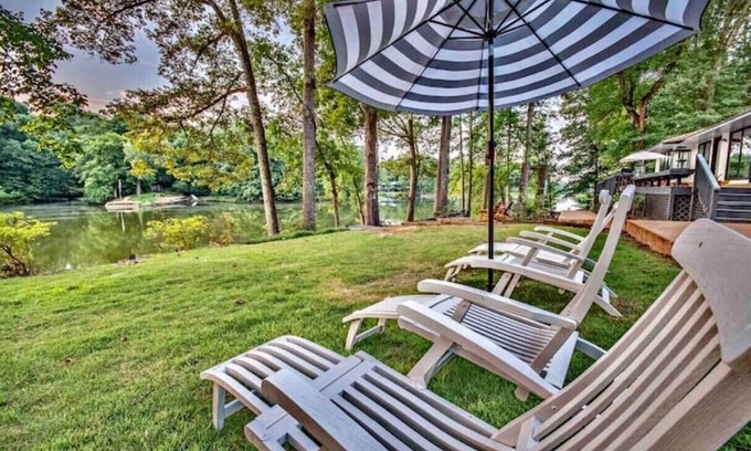 Raleigh Casa | 》Stunning Memphis Lake Front Home《