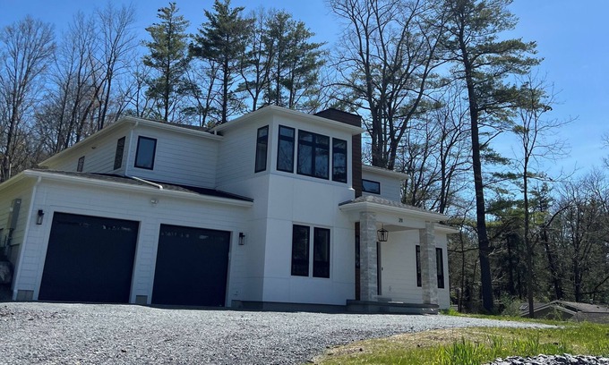 Cayuga Heights Casa | Stunning modern home for your monthly retreat - 5 bedrooms, office, & more!