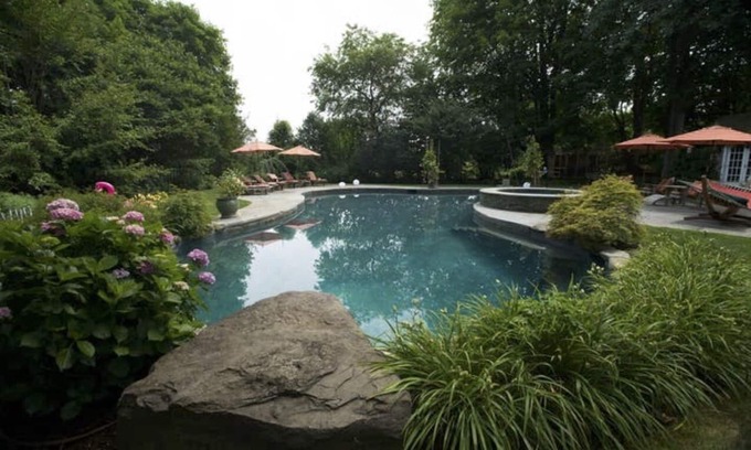 Bridgehampton Casa | STUNNING MODERN RE-CONSTRUCTED BARN, SHORT BIKE OR WALK TO VILLAGE AND BEACHES
