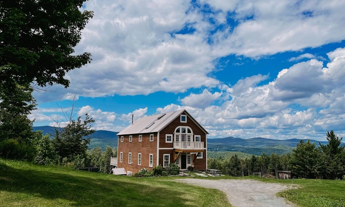 Roxbury Casa | Stunning Mountain View Home