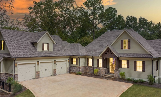 Lake Oconee Casa | Stunning New Luxury Home --