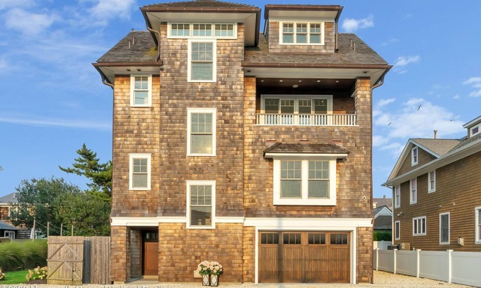 Mantoloking Casa | Stunning New Luxury Beach House in Mantoloking, NJ