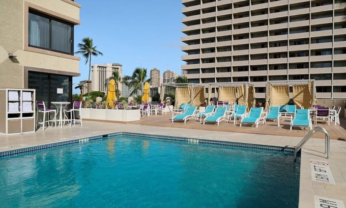 McCully - Moiliili Hotel | Stunning Ocean View Room | Outdoor Pool Access | Holiday Inn Express