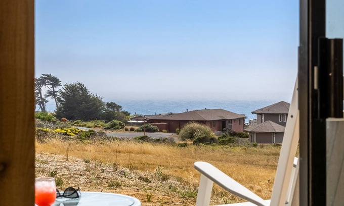 Sereno del Mar Casa | Stunning ocean view home with private hot tub - walk to Portuguese Beach
