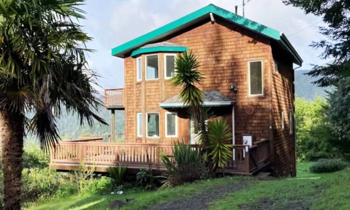 Shelter Cove Casa | Stunning Ocean View Getaway- Private and Serene