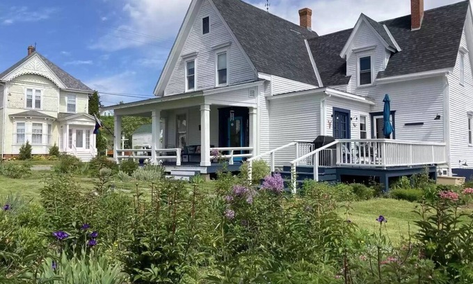 Eastport Casa | Stunning ocean views!