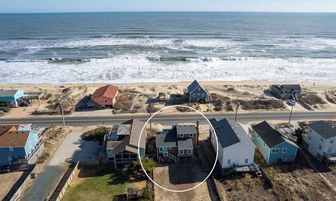 Kitty Hawk Cabaña | Stunning Ocean Views - Hot Tub - Cottage with Character - 5 Stars!