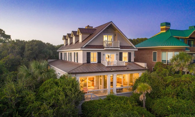 West Beach Casa | Stunning Oceanfront on Kiawah's West Beach: Only 25 Yards to Beach!