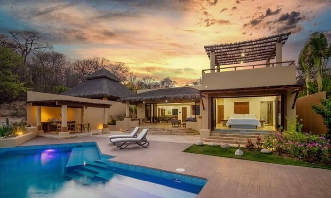Santa María Huatulco Villa | Stunning Oceanfront Luxury Villa