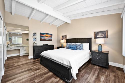 Balboa Peninsula Casa | Stunning Oceanfront Retreat in Newport Beach