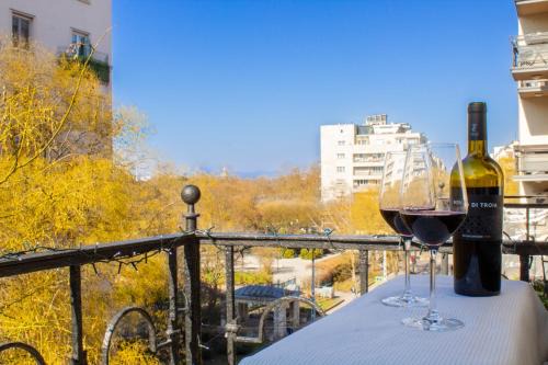 Ujlipotvaros Apartamento | Stunning Parkside View - Unwind at ParkLane