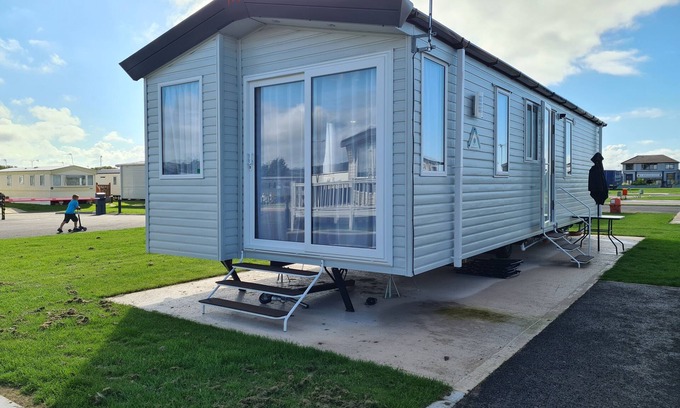 Rhyl Apartamento | Stunning Platinum Caravan in Rhyl 2 Mins to Beach