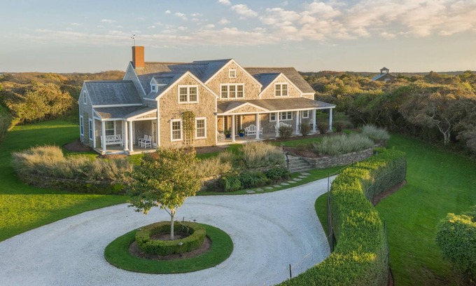 Quidnet Casa | Stunning private estate property with a new 18′ x 36′ salt water pool